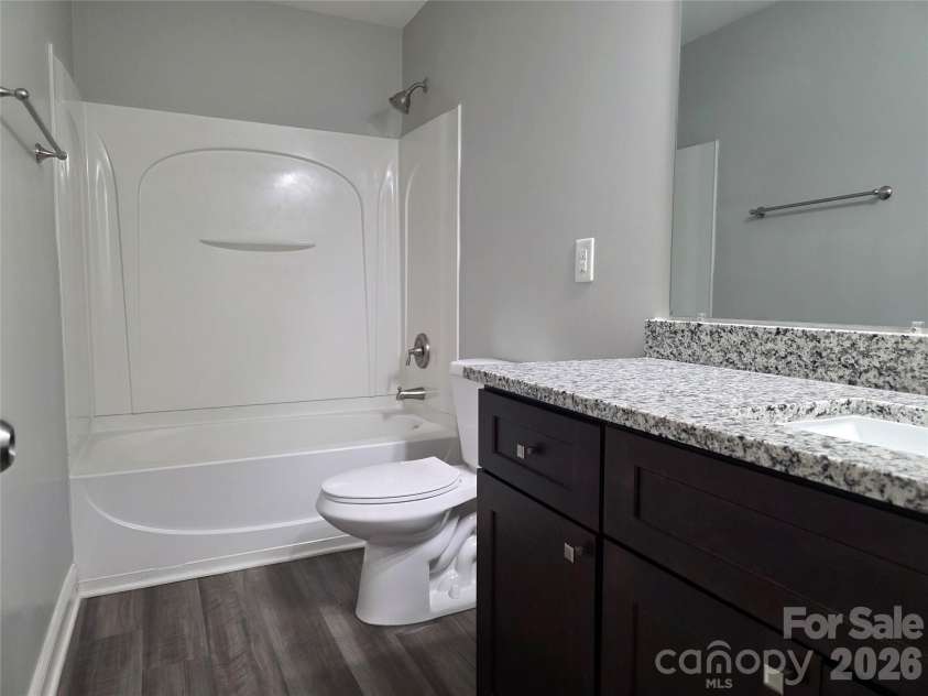 9525 Durness Drive, Charlotte, NC 28278.  MLS# CAR4352635, YatesRealty ID 13376. 