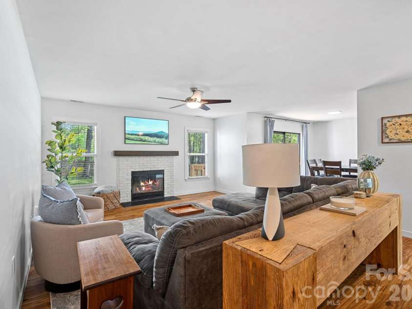 10203 Rockwood Road, Charlotte, NC 28215.  MLS# CAR4367546, YatesRealty ID 13377. 