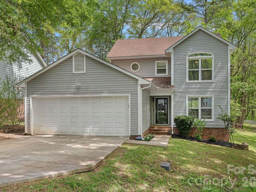 10203 Rockwood Road, Charlotte, NC 28215.  MLS# CAR4367546, YatesRealty ID 13377. 