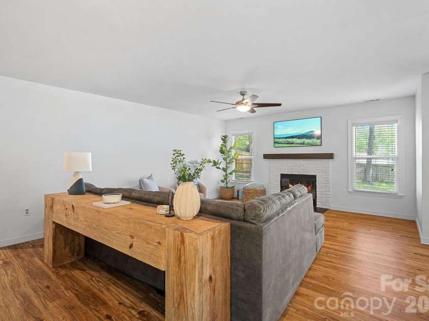 10203 Rockwood Road, Charlotte, NC 28215.  MLS# CAR4367546, YatesRealty ID 13377. 