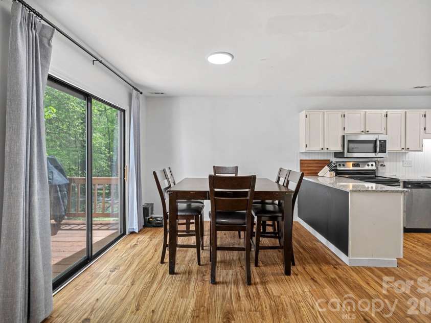 10203 Rockwood Road, Charlotte, NC 28215.  MLS# CAR4367546, YatesRealty ID 13377. 