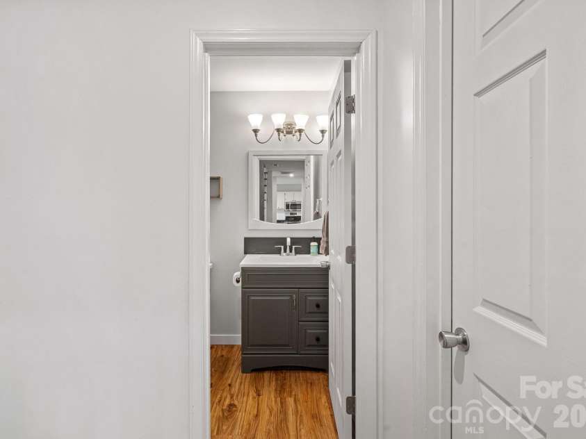 10203 Rockwood Road, Charlotte, NC 28215.  MLS# CAR4367546, YatesRealty ID 13377. 