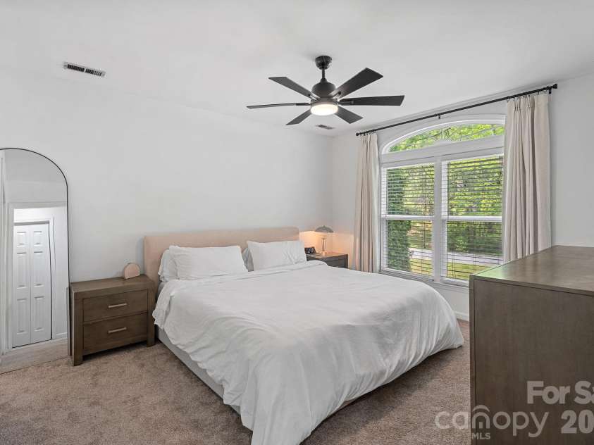 10203 Rockwood Road, Charlotte, NC 28215.  MLS# CAR4367546, YatesRealty ID 13377. 
