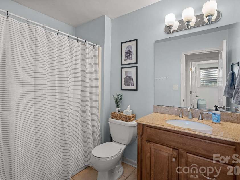 10203 Rockwood Road, Charlotte, NC 28215.  MLS# CAR4367546, YatesRealty ID 13377. 