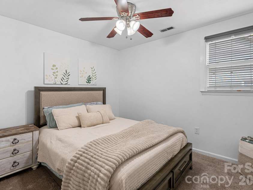 10203 Rockwood Road, Charlotte, NC 28215.  MLS# CAR4367546, YatesRealty ID 13377. 