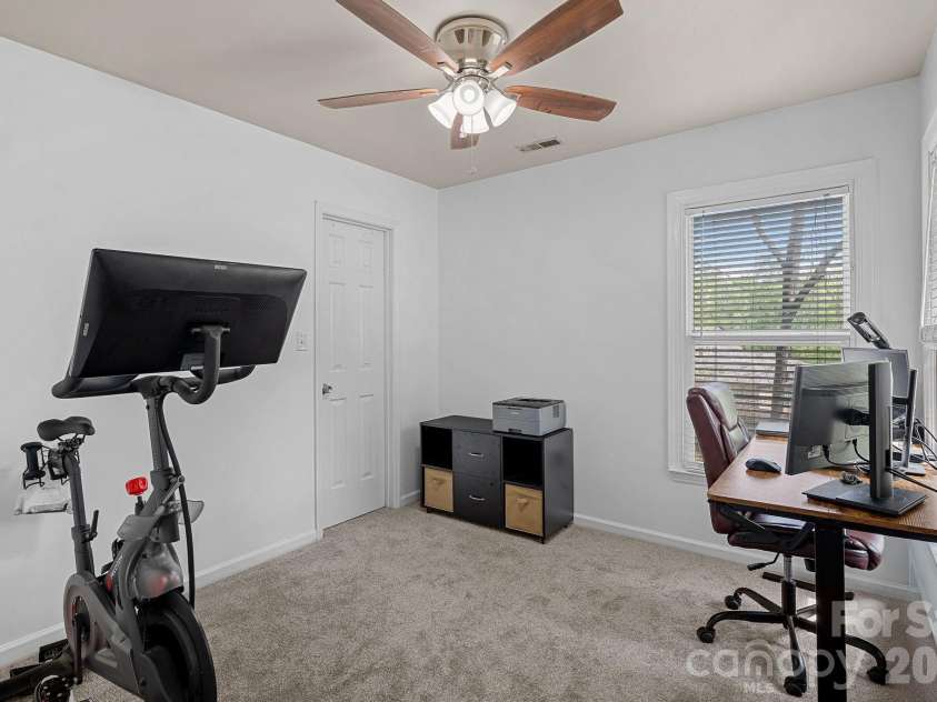 10203 Rockwood Road, Charlotte, NC 28215.  MLS# CAR4367546, YatesRealty ID 13377. 