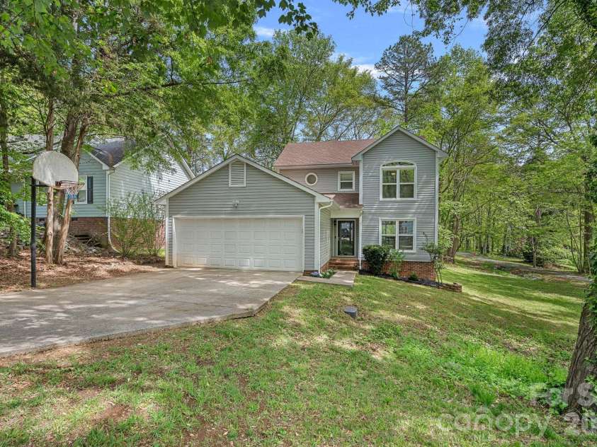 10203 Rockwood Road, Charlotte, NC 28215.  MLS# CAR4367546, YatesRealty ID 13377. 