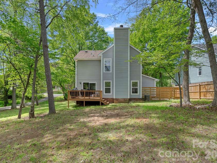10203 Rockwood Road, Charlotte, NC 28215.  MLS# CAR4367546, YatesRealty ID 13377. 