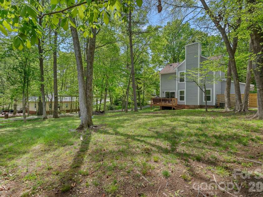 10203 Rockwood Road, Charlotte, NC 28215.  MLS# CAR4367546, YatesRealty ID 13377. 