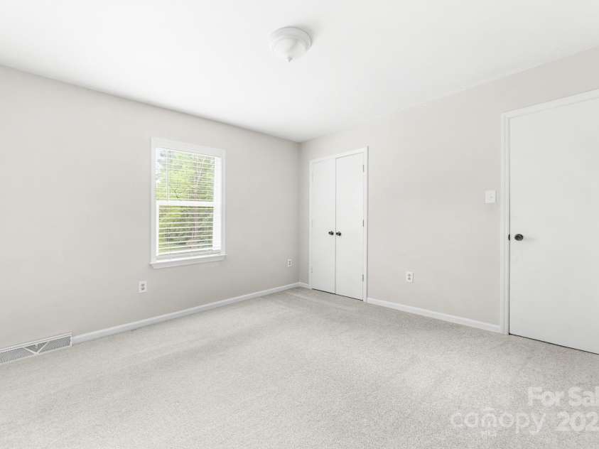 616 Silversmith Lane, Charlotte, NC 28270.  MLS# CAR4249533, YatesRealty ID 13377. 