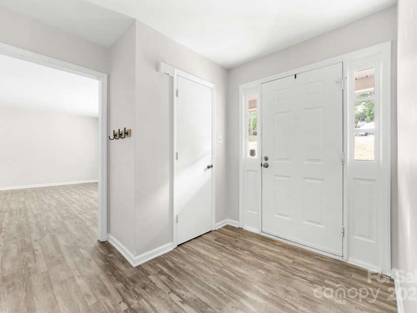 616 Silversmith Lane, Charlotte, NC 28270.  MLS# CAR4249533, YatesRealty ID 13377. 