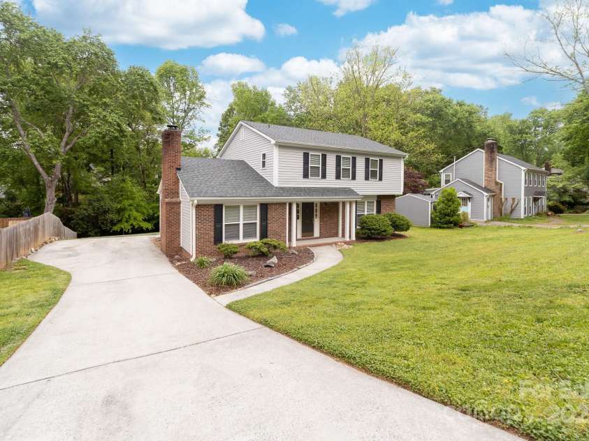 616 Silversmith Lane, Charlotte, NC 28270.  MLS# CAR4249533, YatesRealty ID 13377. 