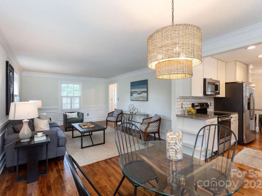 4601 Crooked Oak Lane, Charlotte, NC 28226.  MLS# CAR4286833, YatesRealty ID 13378. 