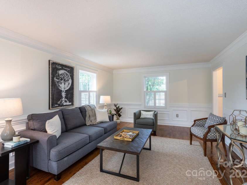 4601 Crooked Oak Lane, Charlotte, NC 28226.  MLS# CAR4286833, YatesRealty ID 13378. 