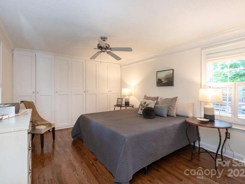 4601 Crooked Oak Lane, Charlotte, NC 28226.  MLS# CAR4286833, YatesRealty ID 13378. 