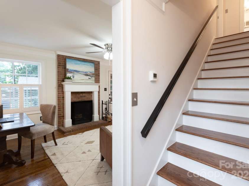 4601 Crooked Oak Lane, Charlotte, NC 28226.  MLS# CAR4286833, YatesRealty ID 13378. 