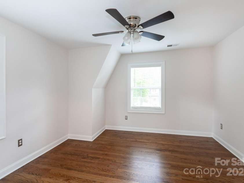 4601 Crooked Oak Lane, Charlotte, NC 28226.  MLS# CAR4286833, YatesRealty ID 13378. 