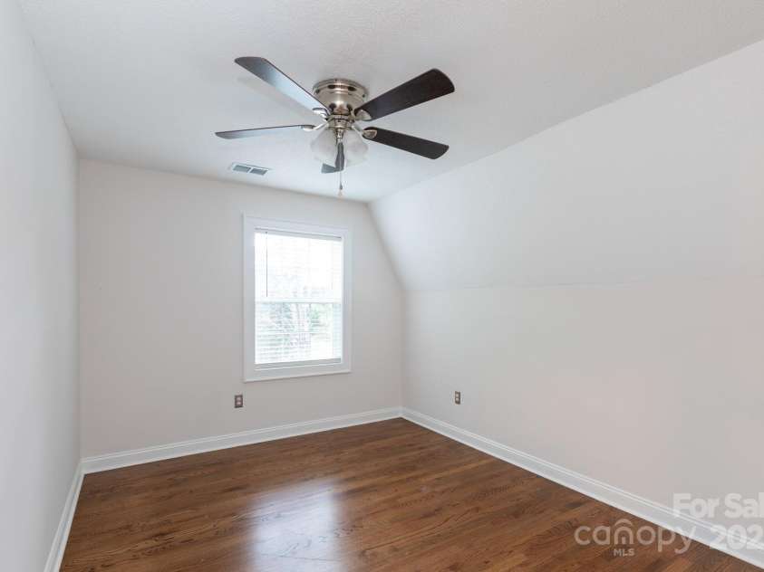 4601 Crooked Oak Lane, Charlotte, NC 28226.  MLS# CAR4286833, YatesRealty ID 13378. 