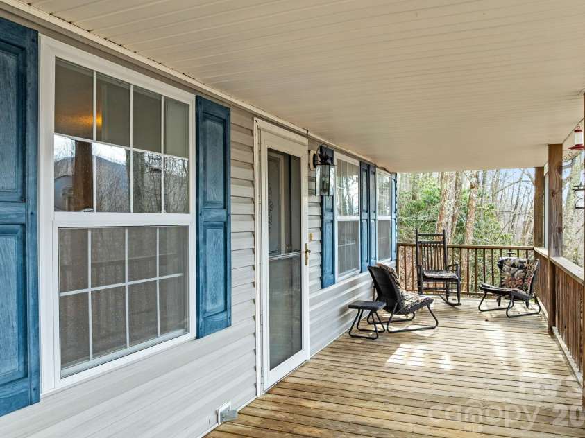 842 Grouse Road, Clyde, NC 28721.  MLS# CAR4326443, YatesRealty ID 13378. 