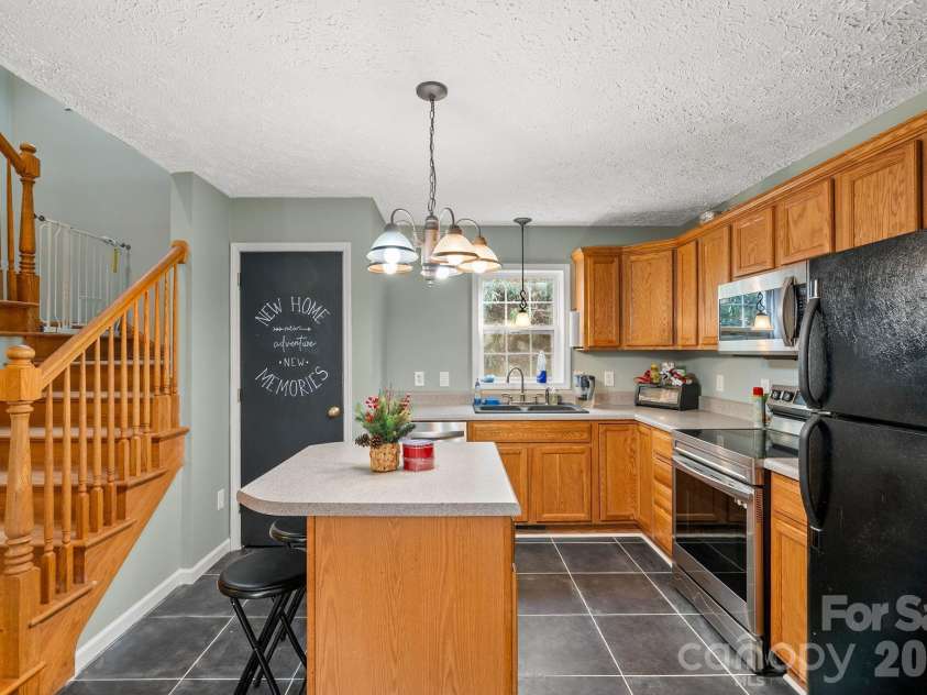 842 Grouse Road, Clyde, NC 28721.  MLS# CAR4326443, YatesRealty ID 13378. 