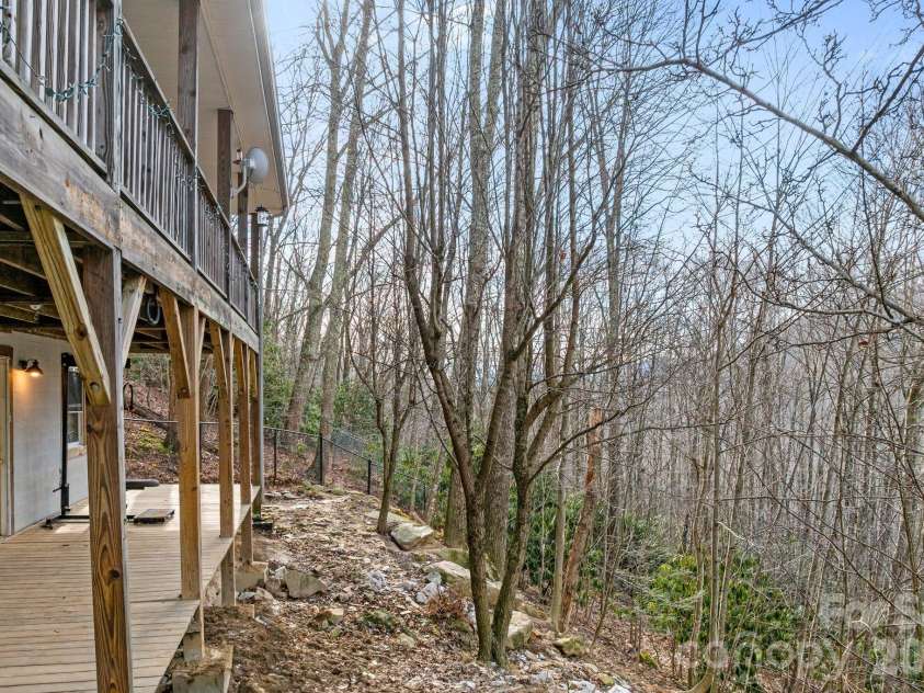 842 Grouse Road, Clyde, NC 28721.  MLS# CAR4326443, YatesRealty ID 13378. 