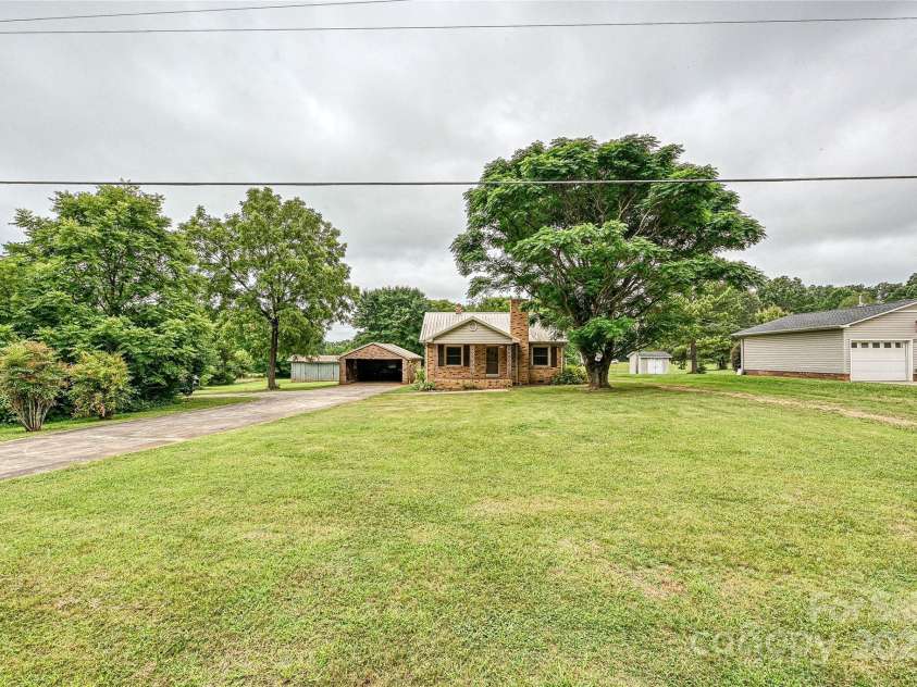 1212 Salem Church Road, Lincolnton, NC 28092.  MLS# CAR4279643, YatesRealty ID 1338. 