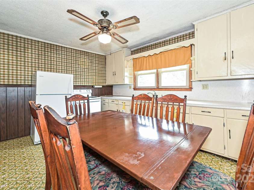 1212 Salem Church Road, Lincolnton, NC 28092.  MLS# CAR4279643, YatesRealty ID 1338. Kitchen