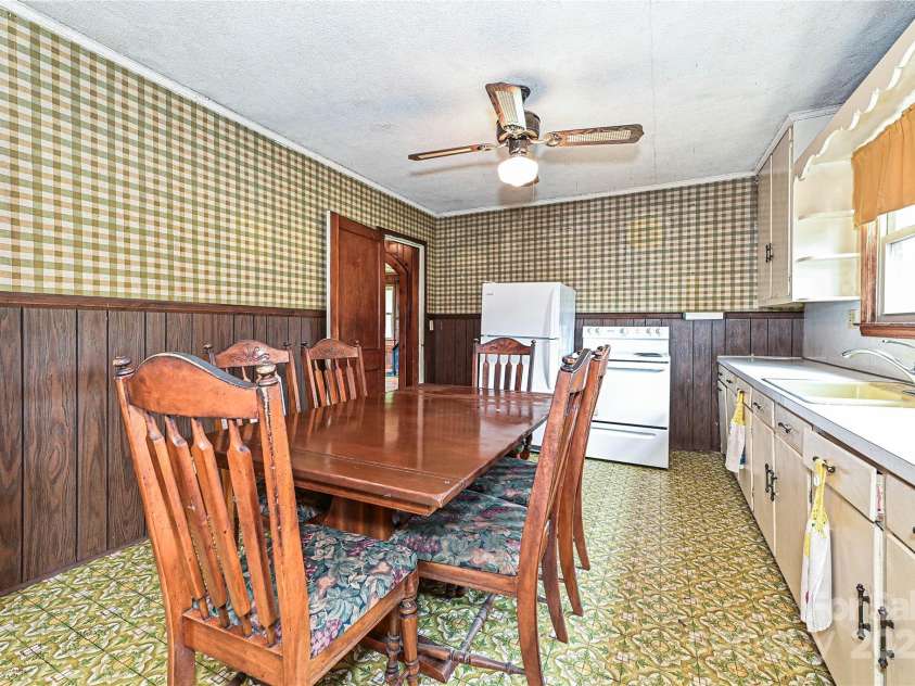 1212 Salem Church Road, Lincolnton, NC 28092.  MLS# CAR4279643, YatesRealty ID 1338. Kitchen