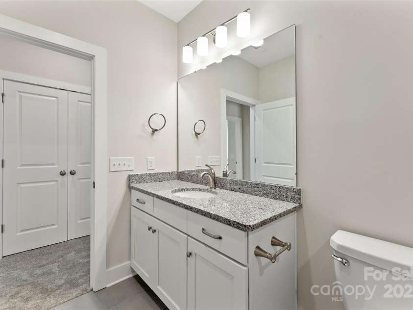 1645 Carolina Circle, Gastonia, NC 28054.  MLS# CAR4288958, YatesRealty ID 1338. Full Bathroom 3