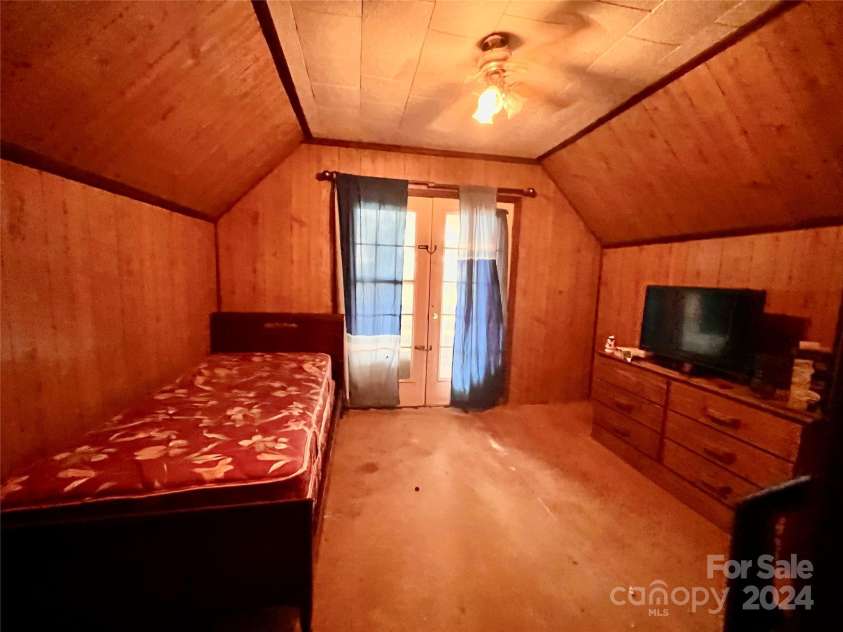 200 Osborn Knob Road, Marion, NC 28752.  MLS# CAR4162170, YatesRealty ID 1338. 