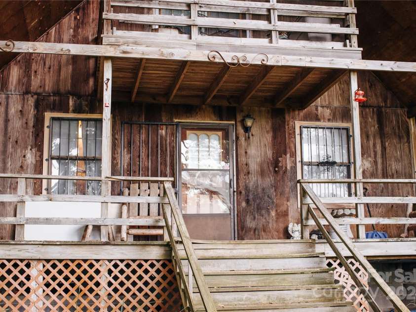 200 Osborn Knob Road, Marion, NC 28752.  MLS# CAR4162170, YatesRealty ID 1338. 