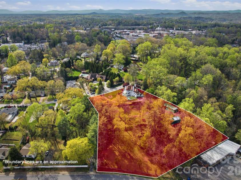 401 Highland Avenue, Lenoir, NC 28645.  MLS# CAR4357182, YatesRealty ID 13380. 