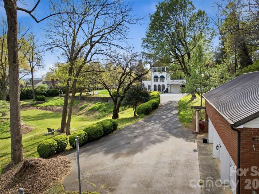 401 Highland Avenue, Lenoir, NC 28645.  MLS# CAR4357182, YatesRealty ID 13380. 