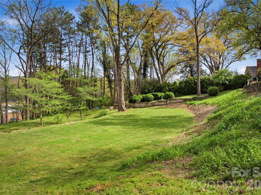 401 Highland Avenue, Lenoir, NC 28645.  MLS# CAR4357182, YatesRealty ID 13380. 