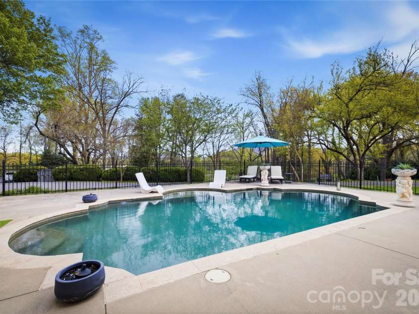 401 Highland Avenue, Lenoir, NC 28645.  MLS# CAR4357182, YatesRealty ID 13380. 