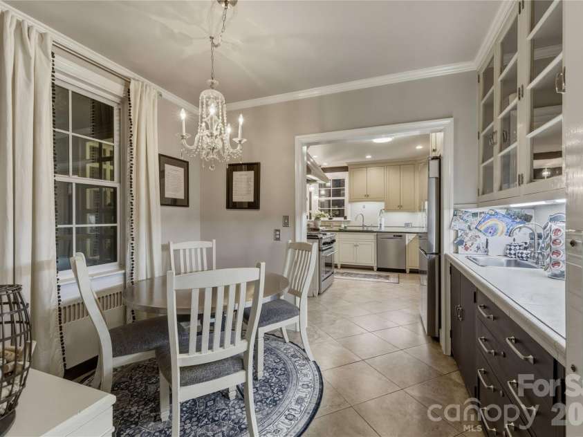 401 Highland Avenue, Lenoir, NC 28645.  MLS# CAR4357182, YatesRealty ID 13380. 