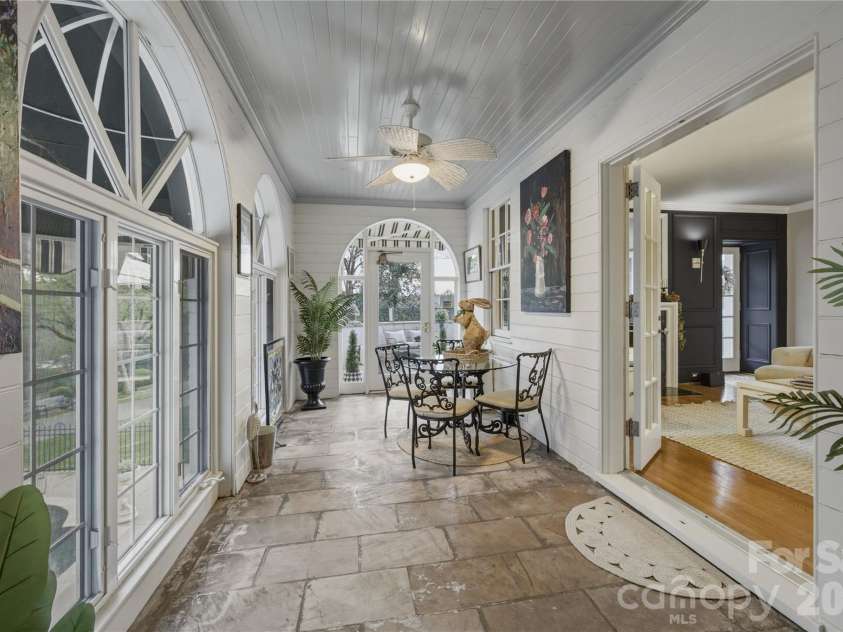 401 Highland Avenue, Lenoir, NC 28645.  MLS# CAR4357182, YatesRealty ID 13380. 