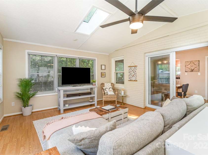 3529 Trent Street, Charlotte, NC 28209.  MLS# CAR4254262, YatesRealty ID 13382. 