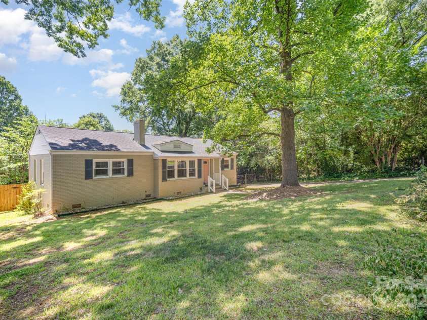 3529 Trent Street, Charlotte, NC 28209.  MLS# CAR4254262, YatesRealty ID 13382. 
