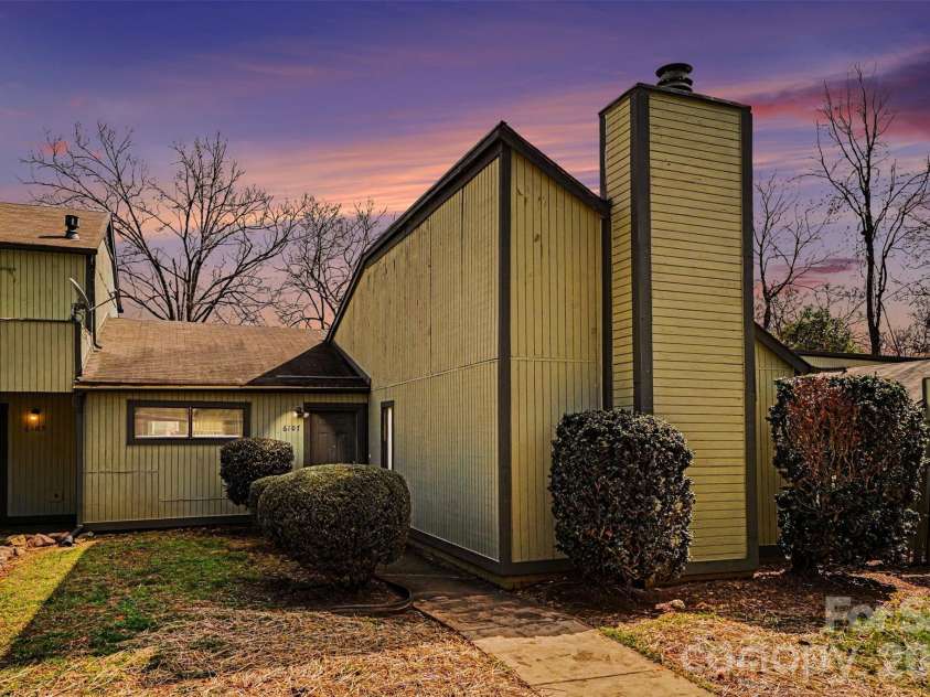 6107 Bent Tree Court, Charlotte, NC 28212.  MLS# CAR4352141, YatesRealty ID 13382. 