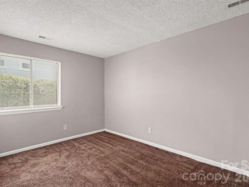6107 Bent Tree Court, Charlotte, NC 28212.  MLS# CAR4352141, YatesRealty ID 13382. 