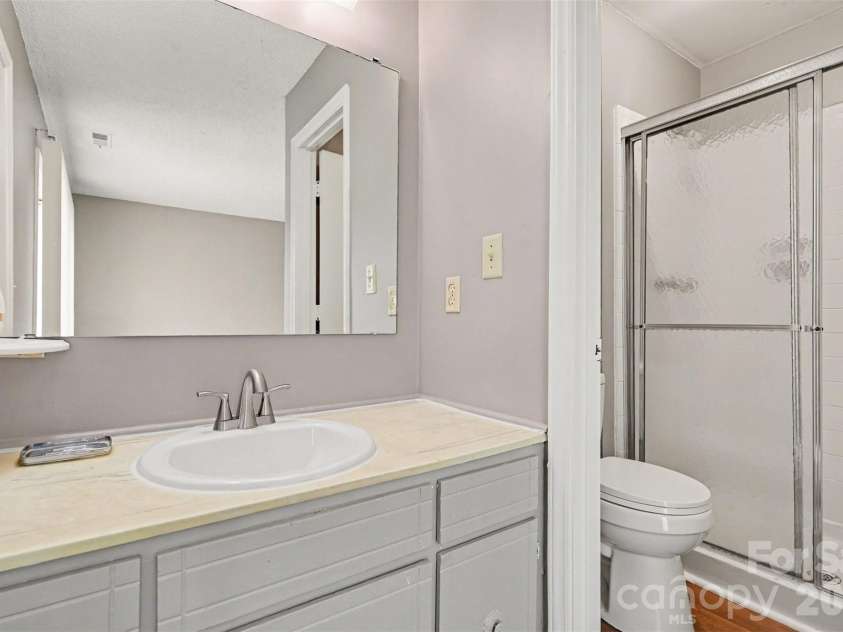 6107 Bent Tree Court, Charlotte, NC 28212.  MLS# CAR4352141, YatesRealty ID 13382. 