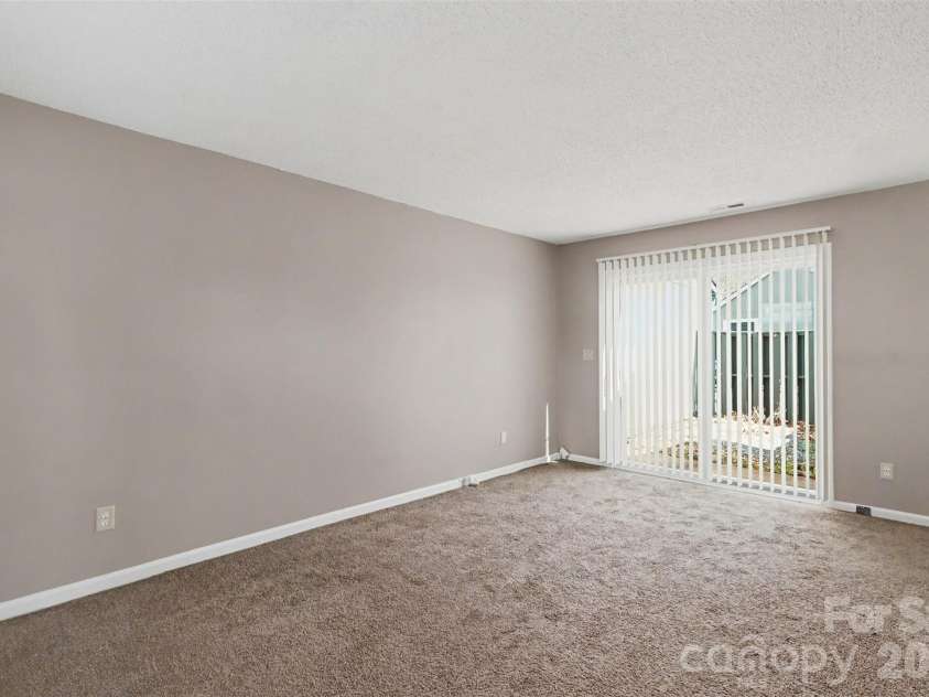 6107 Bent Tree Court, Charlotte, NC 28212.  MLS# CAR4352141, YatesRealty ID 13382. 