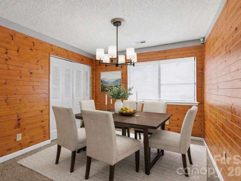 6107 Bent Tree Court, Charlotte, NC 28212.  MLS# CAR4352141, YatesRealty ID 13382. 