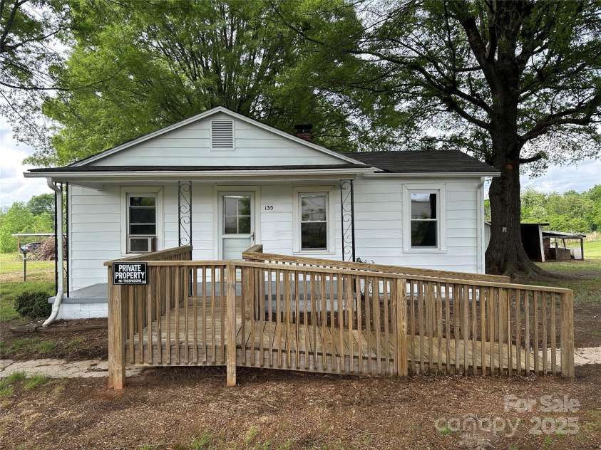 135 Hendren Lane, Hiddenite, NC 28636.  MLS# CAR4250014, YatesRealty ID 13383. 