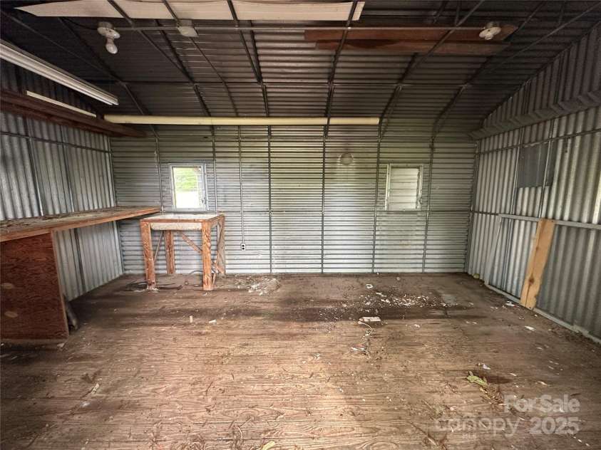 135 Hendren Lane, Hiddenite, NC 28636.  MLS# CAR4250014, YatesRealty ID 13383. 