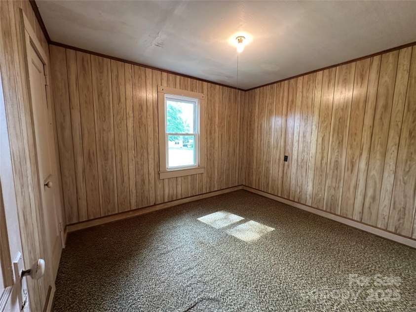 135 Hendren Lane, Hiddenite, NC 28636.  MLS# CAR4250014, YatesRealty ID 13383. 