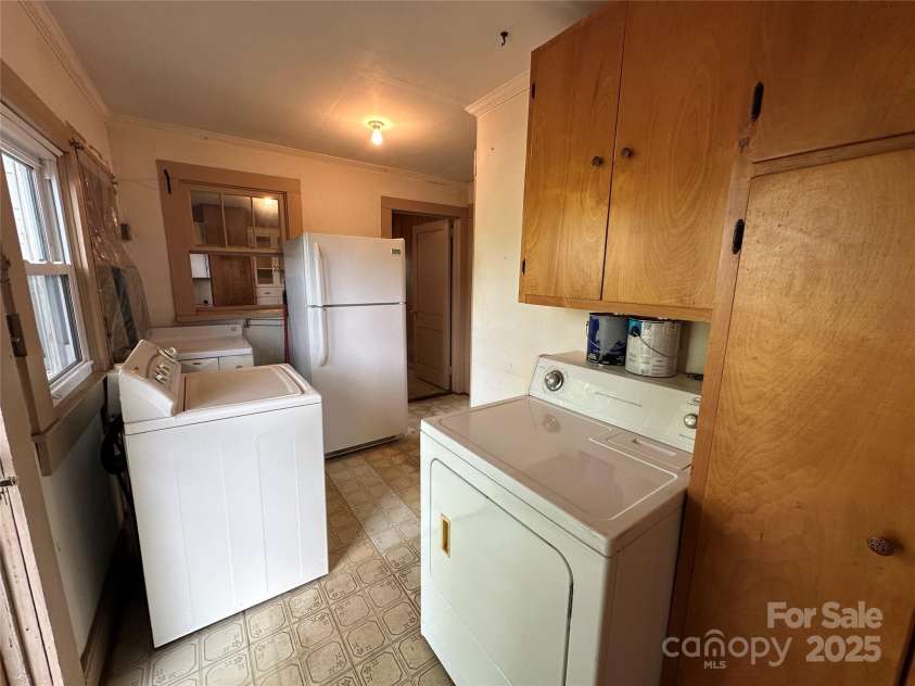 135 Hendren Lane, Hiddenite, NC 28636.  MLS# CAR4250014, YatesRealty ID 13383. 