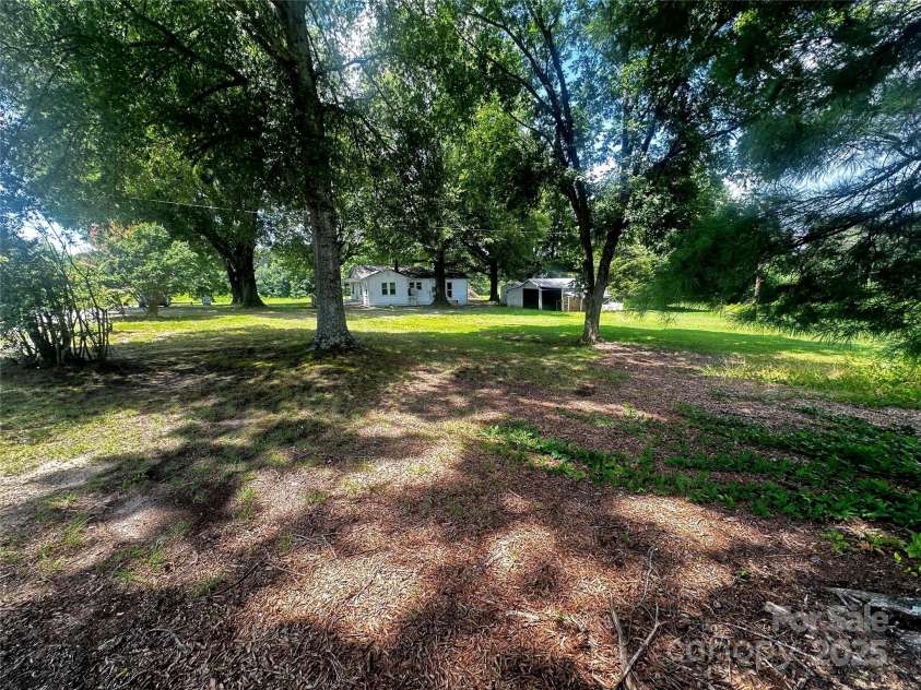 135 Hendren Lane, Hiddenite, NC 28636.  MLS# CAR4250014, YatesRealty ID 13383. 