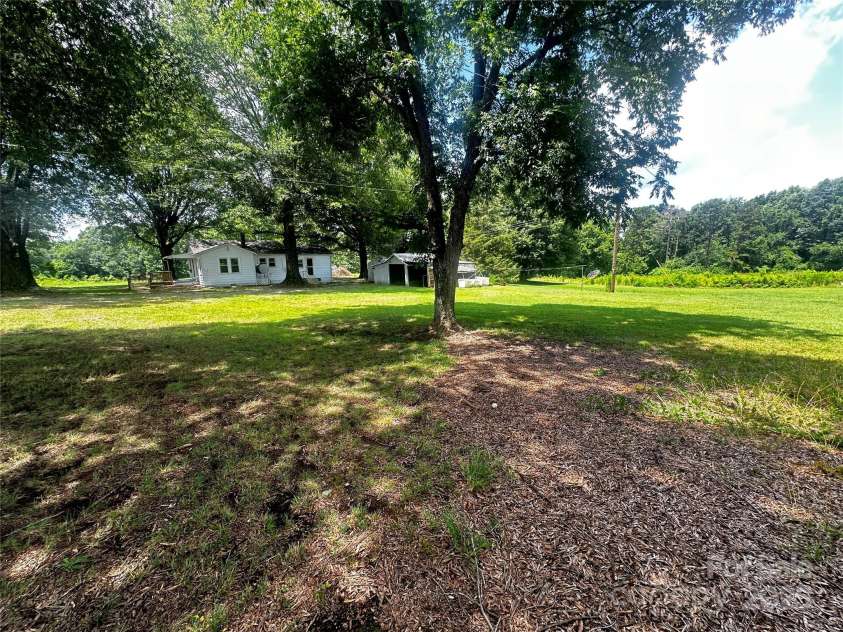 135 Hendren Lane, Hiddenite, NC 28636.  MLS# CAR4250014, YatesRealty ID 13383. 